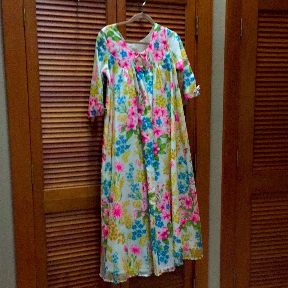 Vintage Negilgee set